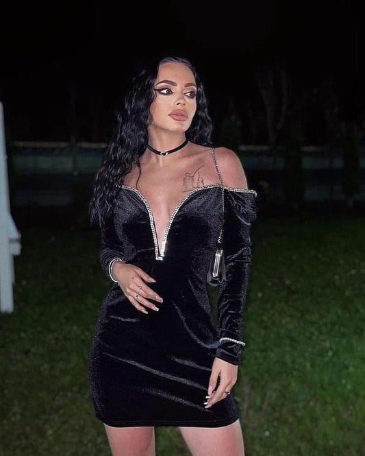 “Kesiachiccly velvet Dresses Diamonds”