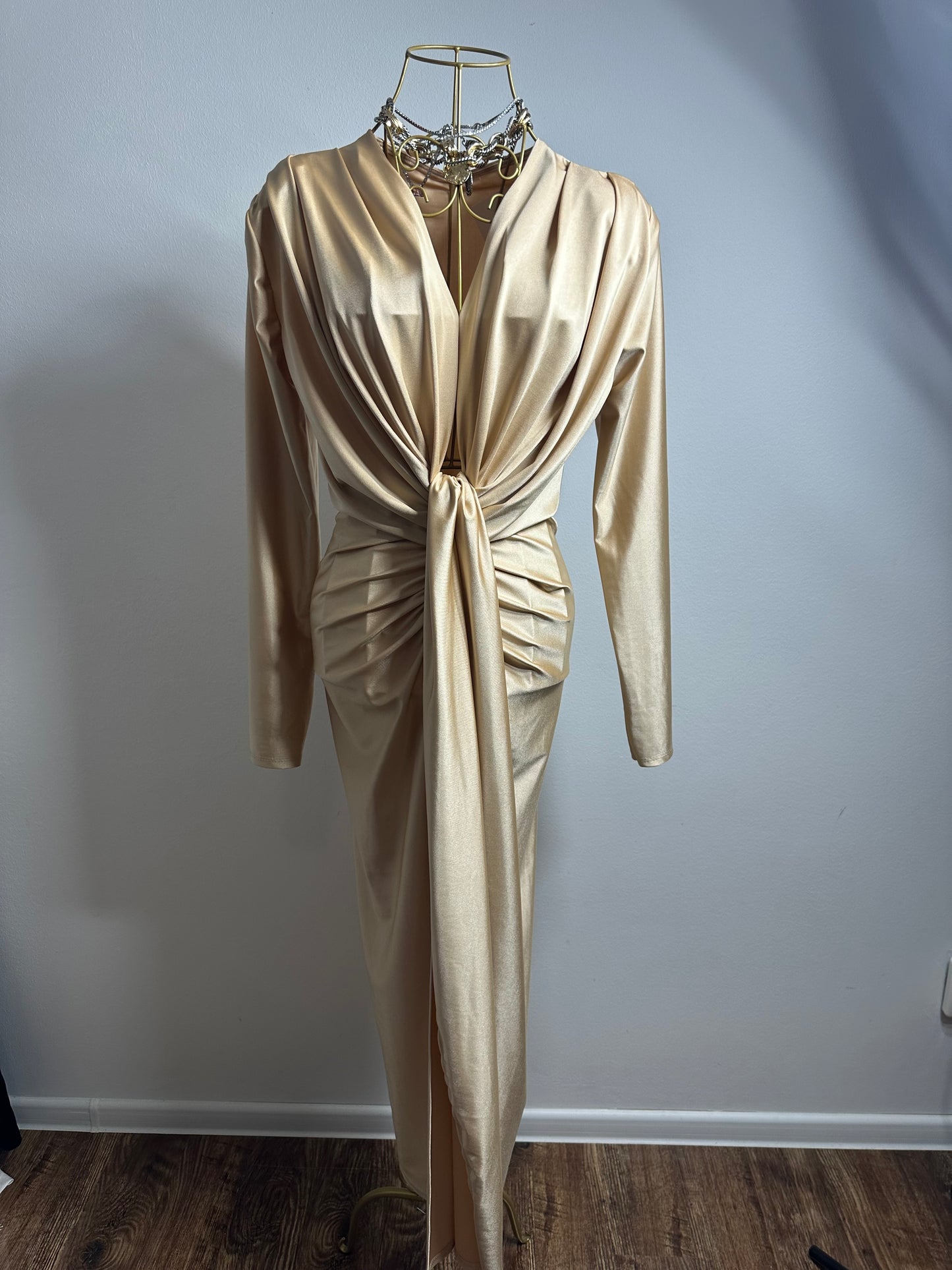 ROCHIE ISABELL CU MÂNECǍ