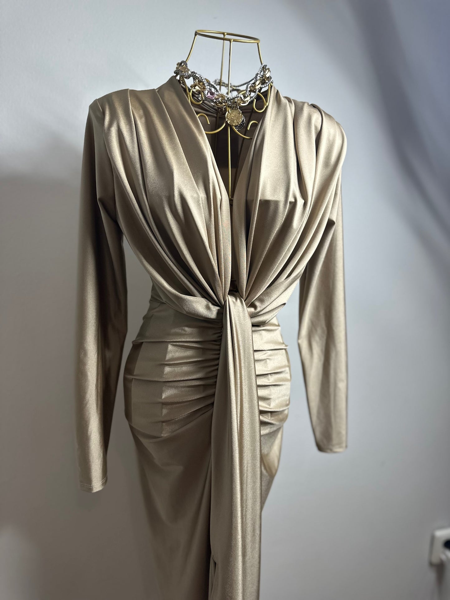 ROCHIE ISABELL CU MÂNECǍ