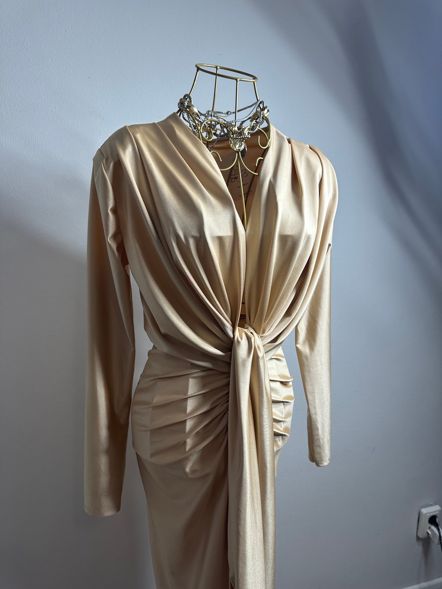 ROCHIE ISABELL CU MÂNECǍ
